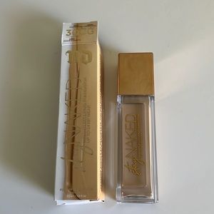 Urban Decay Stay Naked Weightless Liquid Foundation in 30CG